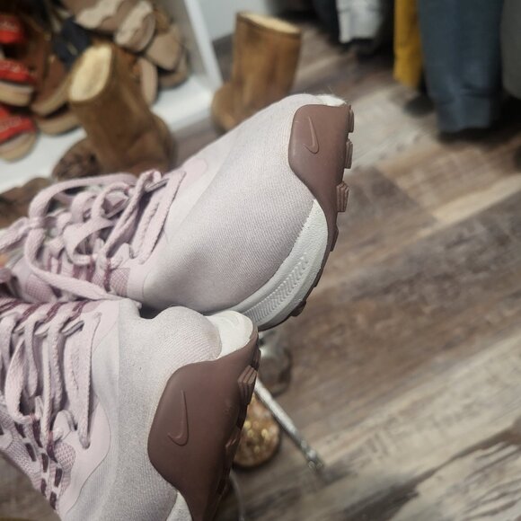 Nike Mauve running shoe - Picture 3 of 4